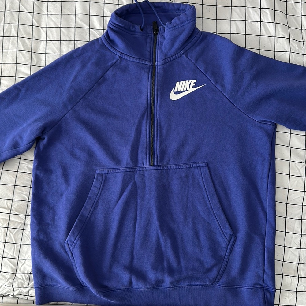 Nike women’s half zip sweater